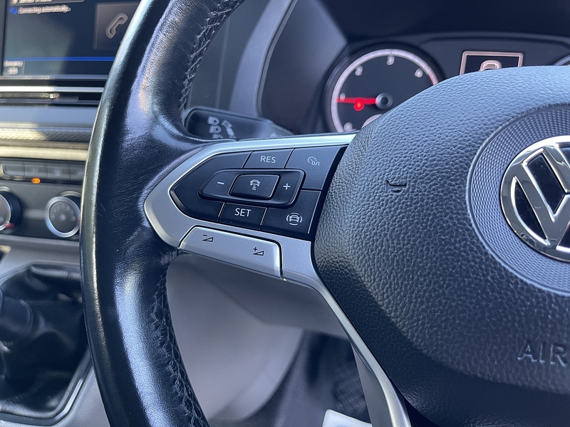 Volkswagen Transporter Shuttle 2.0 TDI S SWB Euro 6 (s/s) 5dr - U533