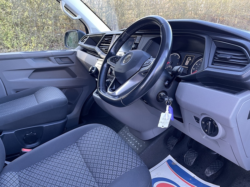 Volkswagen Transporter Shuttle 2.0 TDI S SWB Euro 6 (s/s) 5dr - U533