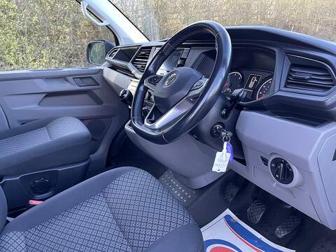 Volkswagen Transporter Shuttle 2.0 TDI S SWB Euro 6 (s/s) 5dr - U533