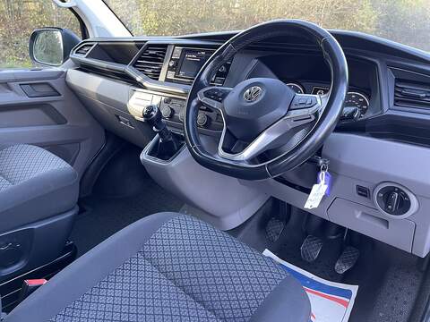Volkswagen Transporter Shuttle 2.0 TDI S SWB Euro 6 (s/s) 5dr - U533