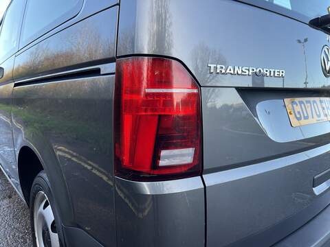 Volkswagen Transporter Shuttle 2.0 TDI S SWB Euro 6 (s/s) 5dr - U533