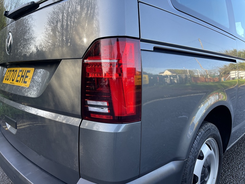 Volkswagen Transporter Shuttle 2.0 TDI S SWB Euro 6 (s/s) 5dr - U533