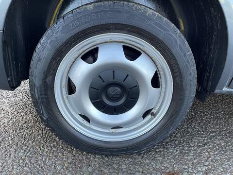 Volkswagen Transporter Shuttle 2.0 TDI S SWB Euro 6 (s/s) 5dr - U533