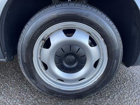 Volkswagen Transporter Shuttle 2.0 TDI S SWB Euro 6 (s/s) 5dr - U533