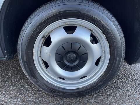 Volkswagen Transporter Shuttle 2.0 TDI S SWB Euro 6 (s/s) 5dr - U533