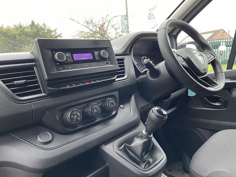 Renault Trafic 2.0 dCi Blue LL30 Business L2 H1 Euro 6 (s/s) 5dr - U534