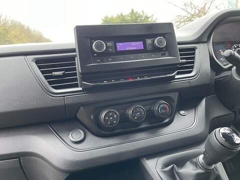 Renault Trafic 2.0 dCi Blue LL30 Business L2 H1 Euro 6 (s/s) 5dr - U534