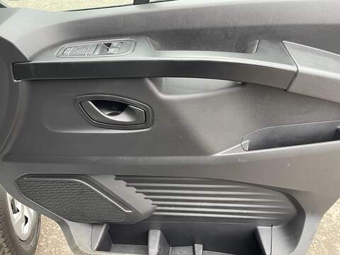 Renault Trafic 2.0 dCi Blue LL30 Business L2 H1 Euro 6 (s/s) 5dr - U534