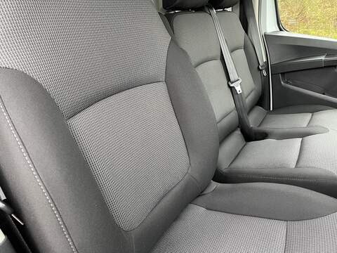 Renault Trafic 2.0 dCi Blue LL30 Business L2 H1 Euro 6 (s/s) 5dr - U534