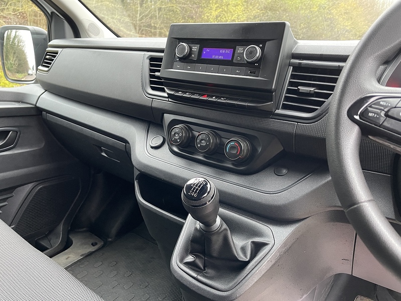 Renault Trafic 2.0 dCi Blue LL30 Business L2 H1 Euro 6 (s/s) 5dr - U534