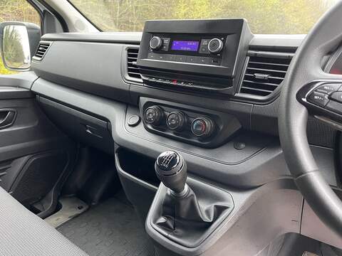 Renault Trafic 2.0 dCi Blue LL30 Business L2 H1 Euro 6 (s/s) 5dr - U534