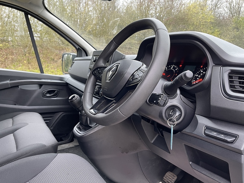 Renault Trafic 2.0 dCi Blue LL30 Business L2 H1 Euro 6 (s/s) 5dr - U534