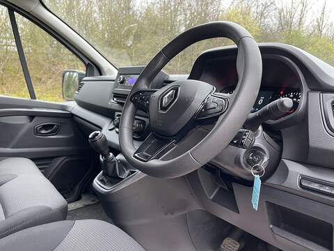Renault Trafic 2.0 dCi Blue LL30 Business L2 H1 Euro 6 (s/s) 5dr - U534