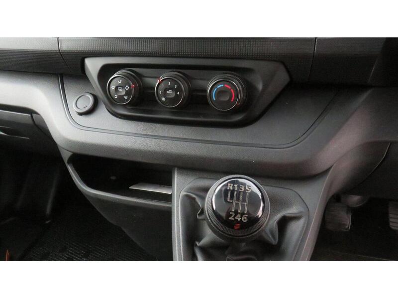 Renault Trafic 2.0 dCi Blue SL28 Business L1 H1 Euro 6 (s/s) 5dr - U535