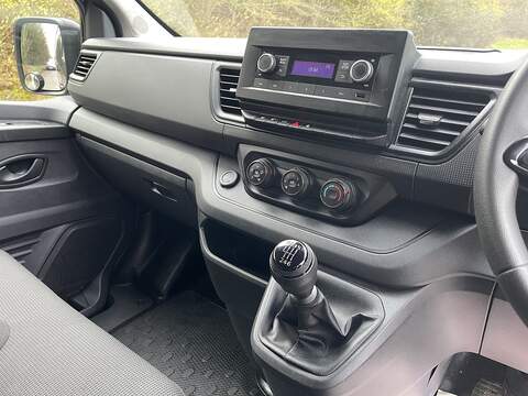 Renault Trafic 2.0 dCi Blue SL28 Business L1 H1 Euro 6 (s/s) 5dr - U535