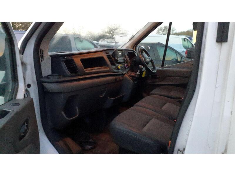 Ford Transit 2.0 350 EcoBlue Leader Luton 3dr Diesel Manual RWD L4 Euro 6 (s/s) (130 ps) - U536