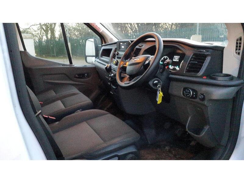 Ford Transit 2.0 350 EcoBlue Leader Luton 3dr Diesel Manual RWD L4 Euro 6 (s/s) (130 ps) - U536