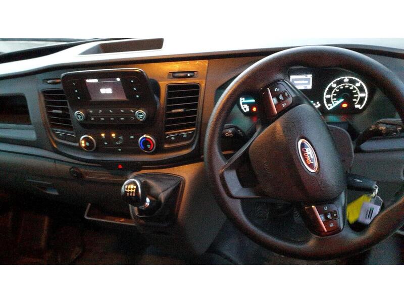 Ford Transit 2.0 350 EcoBlue Leader Luton 3dr Diesel Manual RWD L4 Euro 6 (s/s) (130 ps) - U536
