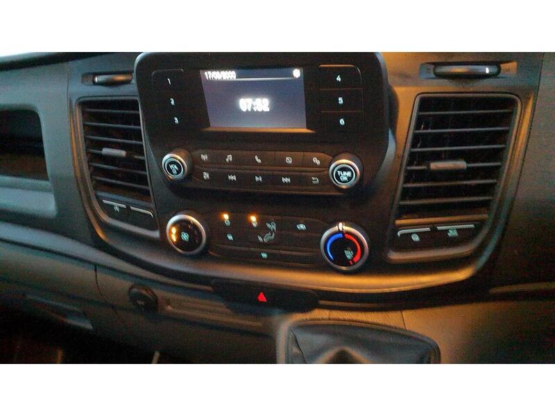 Ford Transit 2.0 350 EcoBlue Leader Luton 3dr Diesel Manual RWD L4 Euro 6 (s/s) (130 ps) - U536