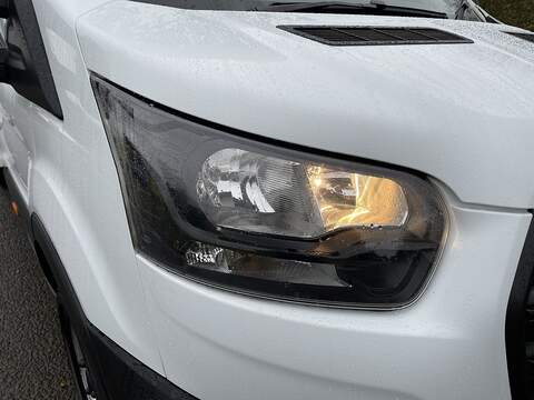 Ford Transit 2.0 350 EcoBlue Leader Luton 3dr Diesel Manual RWD L4 Euro 6 (s/s) (130 ps) - U536
