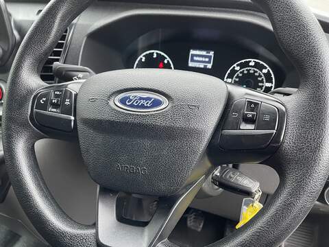 Ford Transit 2.0 350 EcoBlue Leader Luton 3dr Diesel Manual RWD L4 Euro 6 (s/s) (130 ps) - U536