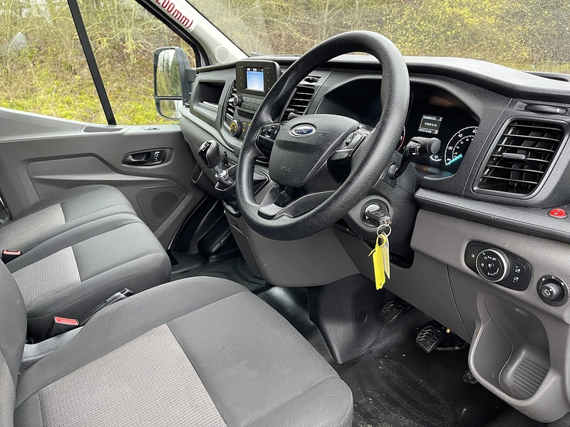 Ford Transit 2.0 350 EcoBlue Leader Luton 3dr Diesel Manual RWD L4 Euro 6 (s/s) (130 ps) - U536