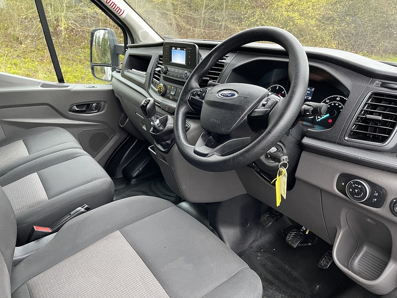 Ford Transit 2.0 350 EcoBlue Leader Luton 3dr Diesel Manual RWD L4 Euro 6 (s/s) (130 ps) - U536
