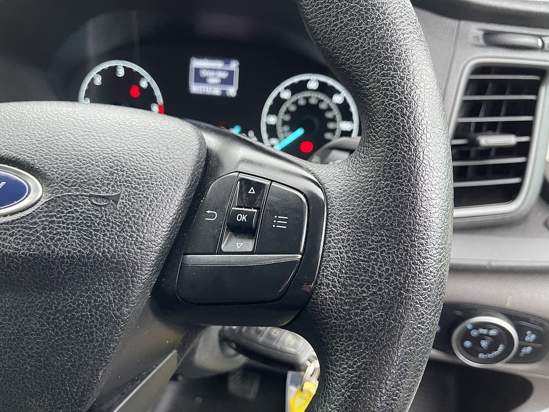 Ford Transit 2.0 350 EcoBlue Leader Luton 3dr Diesel Manual RWD L4 Euro 6 (s/s) (130 ps) - U536