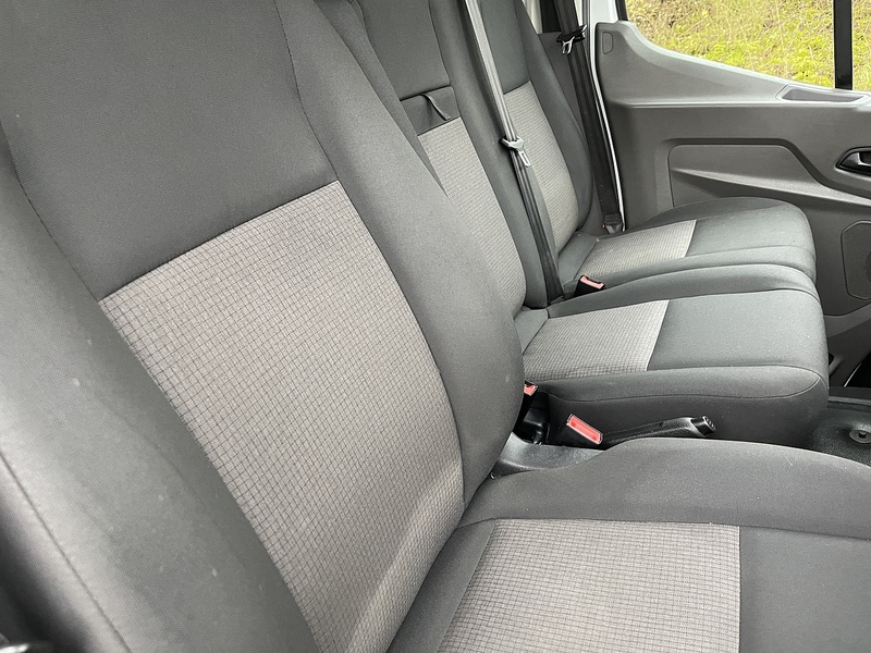 Ford Transit 2.0 350 EcoBlue Leader Luton 3dr Diesel Manual RWD L4 Euro 6 (s/s) (130 ps) - U536