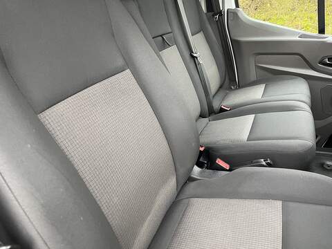 Ford Transit 2.0 350 EcoBlue Leader Luton 3dr Diesel Manual RWD L4 Euro 6 (s/s) (130 ps) - U536