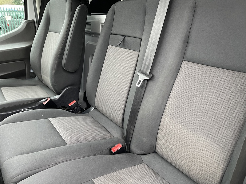 Ford Transit 2.0 350 EcoBlue Leader Luton 3dr Diesel Manual RWD L4 Euro 6 (s/s) (130 ps) - U536