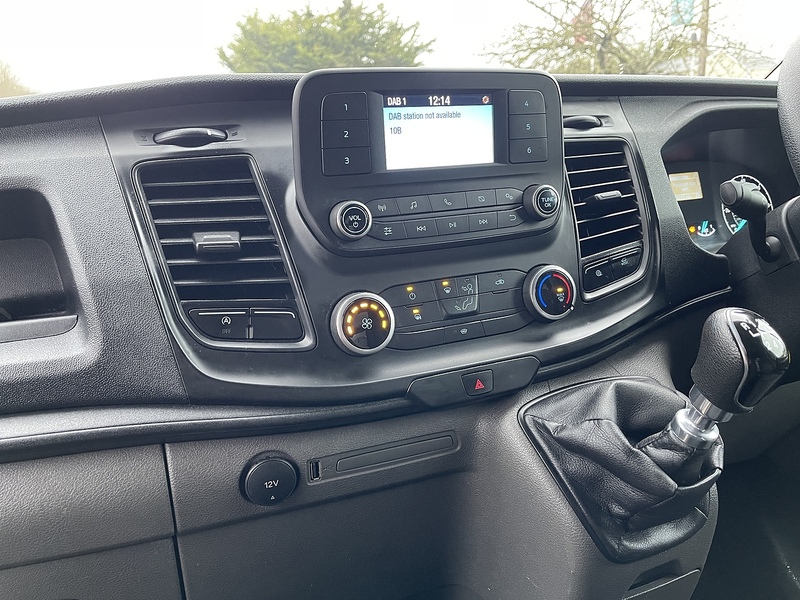 Ford Transit 2.0 350 EcoBlue Leader Luton 3dr Diesel Manual RWD L4 Euro 6 (s/s) (130 ps) - U536