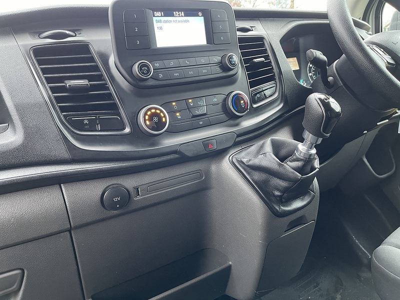 Ford Transit 2.0 350 EcoBlue Leader Luton 3dr Diesel Manual RWD L4 Euro 6 (s/s) (130 ps) - U536