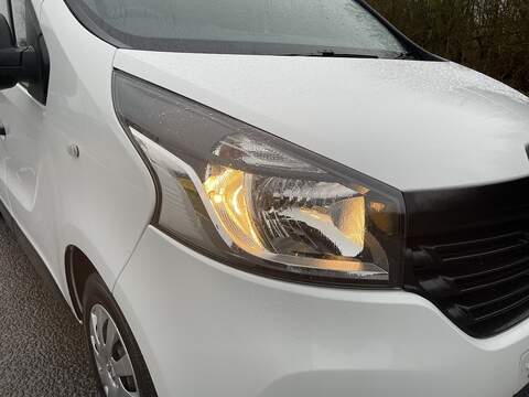 Renault Trafic 1.6 dCi 29 Business+ LWB Standard Roof Euro 6 5dr - U553