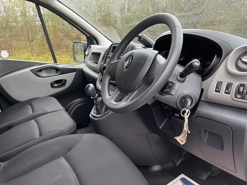 Renault Trafic 1.6 dCi 29 Business+ LWB Standard Roof Euro 6 5dr - U553