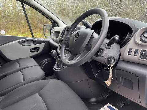 Renault Trafic 1.6 dCi 29 Business+ LWB Standard Roof Euro 6 5dr - U553