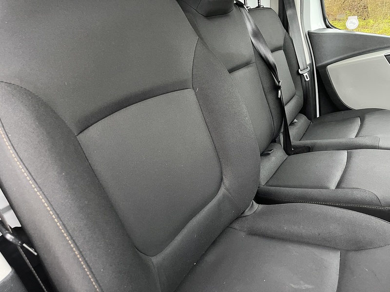 Renault Trafic 1.6 dCi 29 Business+ LWB Standard Roof Euro 6 5dr - U553