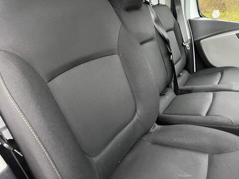 Renault Trafic 1.6 dCi 29 Business+ LWB Standard Roof Euro 6 5dr - U553