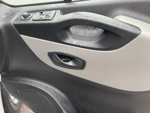 Renault Trafic 1.6 dCi 29 Business+ LWB Standard Roof Euro 6 5dr - U553