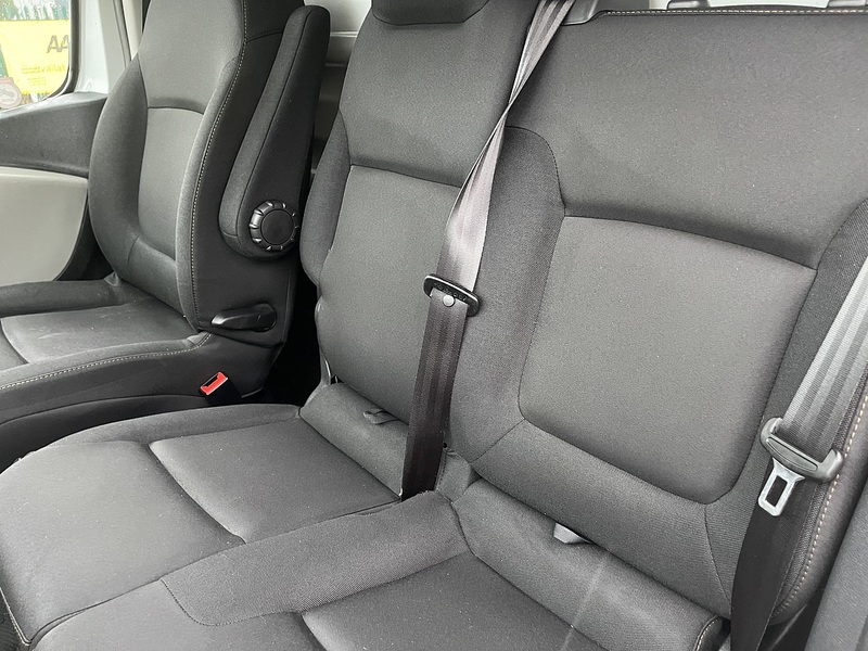 Renault Trafic 1.6 dCi 29 Business+ LWB Standard Roof Euro 6 5dr - U553