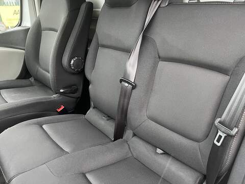 Renault Trafic 1.6 dCi 29 Business+ LWB Standard Roof Euro 6 5dr - U553