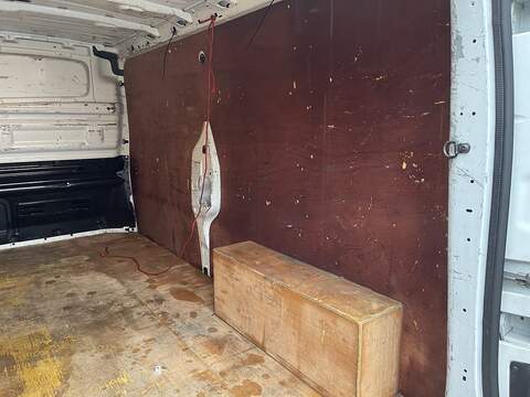 Renault Trafic 1.6 dCi 29 Business+ LWB Standard Roof Euro 6 5dr - U553