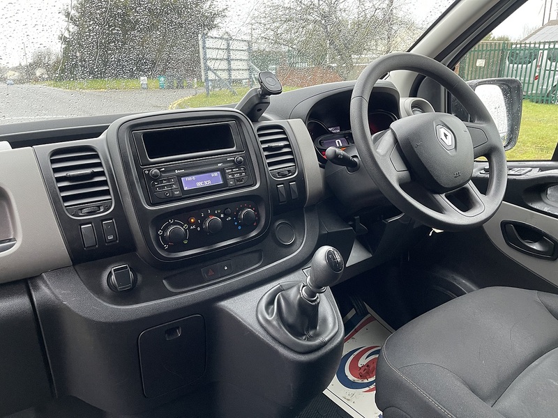 Renault Trafic 1.6 dCi 29 Business+ LWB Standard Roof Euro 6 5dr - U553