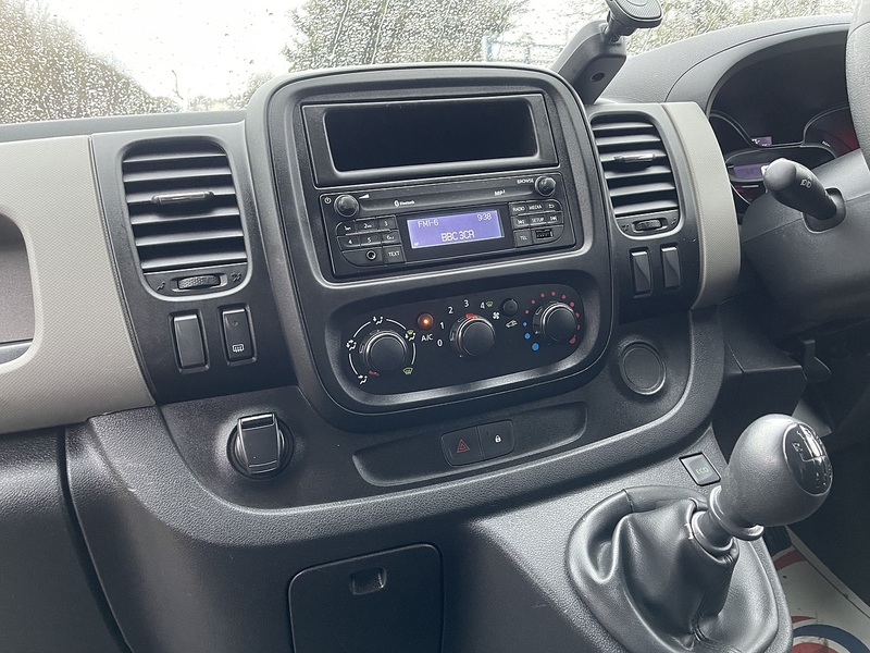 Renault Trafic 1.6 dCi 29 Business+ LWB Standard Roof Euro 6 5dr - U553