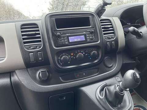 Renault Trafic 1.6 dCi 29 Business+ LWB Standard Roof Euro 6 5dr - U553