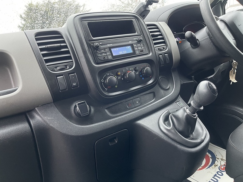 Renault Trafic 1.6 dCi 29 Business+ LWB Standard Roof Euro 6 5dr - U553