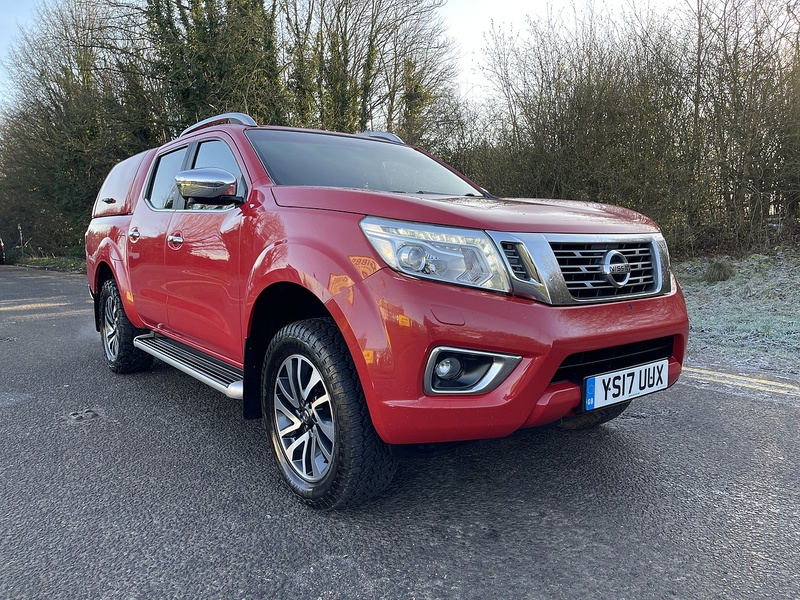 Nissan Navara Navara Tekna Pickup 2 Manual Diesel - U555