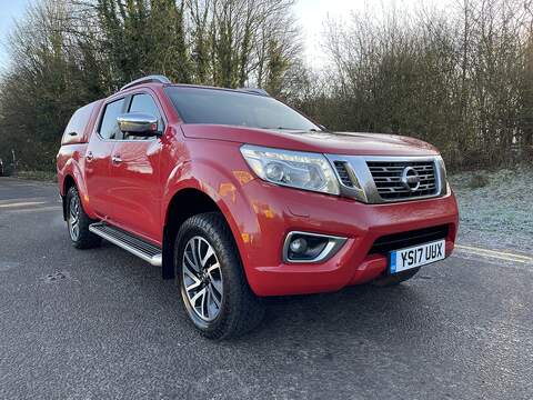 Nissan Navara Navara Tekna Pickup 2 Manual Diesel - U555