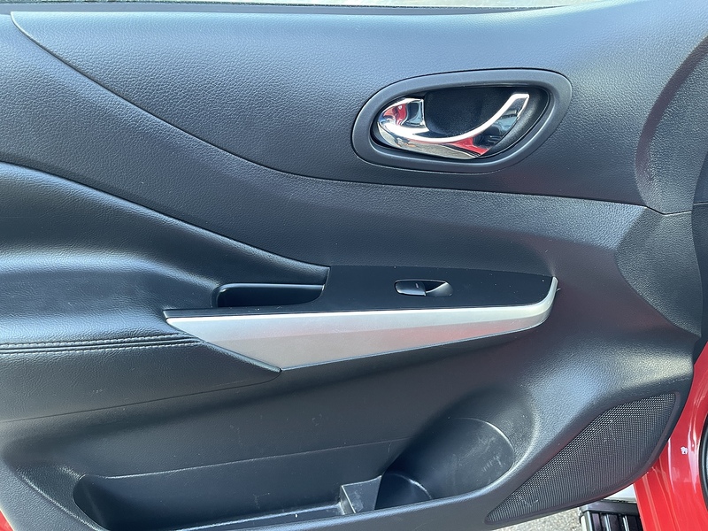 Nissan Navara Navara Tekna Pickup 2 Manual Diesel - U555