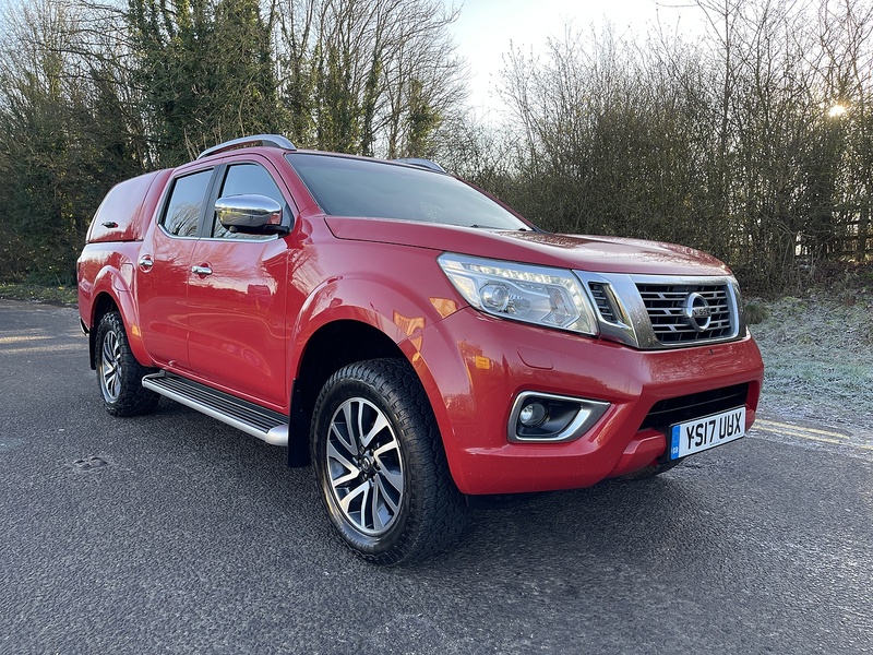Nissan Navara Navara Tekna Pickup 2 Manual Diesel - U555